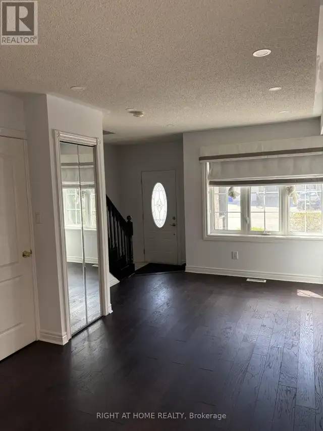 48 Grand Valley Boulevard Vaughan (Vellore Village), Ontario, photo 2 of 4