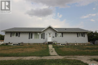 135 Elm AVENUE N Eastend, Saskatchewan