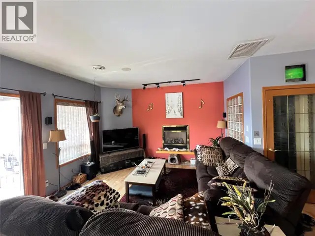 2595 Skaha Lake Road Penticton, British Columbia in Commercial & Office Space for Sale in Penticton - Image 15