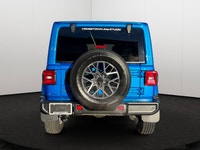 This 2025 JEEP WRANGLER 4-DOOR SAHARA has the following options Cloth Low-Back Bucket Seats, Remote... (image 5)