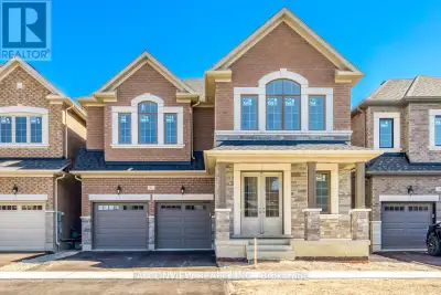 Ravine Lot in New Subdivision.Offering Superior Quality Material. Caesar stone w/under mount sink in...