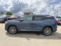 AMVIC Licensed Dealer * Power Sunroof * Head-Up Display * Keyless Open * Wireless Charging * HD Surr... (image 4)