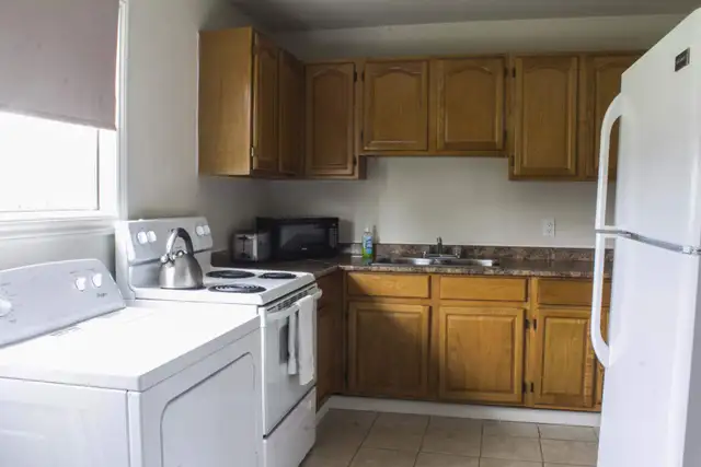 3 Bedroom Corner-930 Neebing Avenue. Thunder Bay, ON in Long Term Rentals in Thunder Bay - Image 9