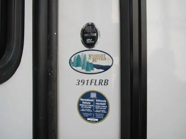 2023 SIERRA 391 FLRB-NEW LOADED FRONT LIVING-ON SALE $99,999!  in Travel Trailers & Campers in Ottawa - Image 4