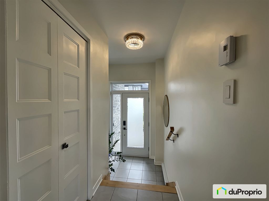 $730,000 - 2 Storey for sale in Contrecoeur — photo 2