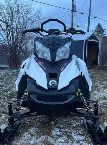 APPLY NOW: https://www.ridecollective.ca/get-pre-approved 2016 SKIDOO SUMMIT 800 XM 800cc engine pro...