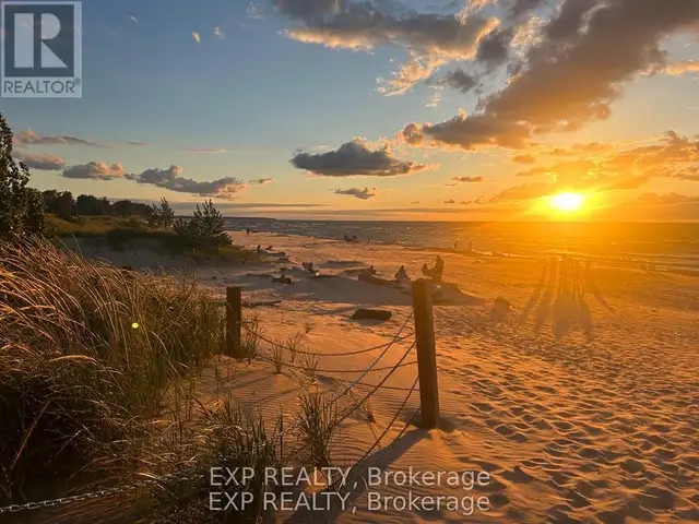 9995 PORT FRANKS ESTATES DRIVE Lambton Shores (Port Franks), Ont in Houses for Sale in Grand Bend - Image 4