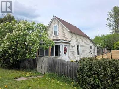 Rare opportunity to own a small and affordable home a block and a half from Main Street. Smaller 25'...