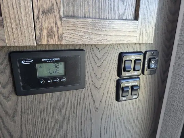 2026 Northern Lite Limited Edition 9-6LEWB Face-to-Face Dinette in Travel Trailers & Campers in Penticton - Image 17