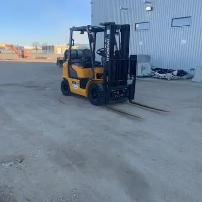 2018 HYUNDAI 25L-7A LP Pneumatic Tire Forklift Capacity: 5,000 Lift Height: 185 (in) Mast Type: Trip...