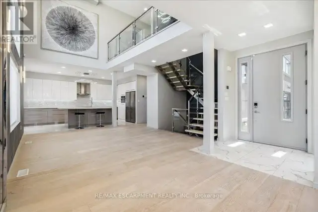 4 SUNROW GATE Hamilton (Stoney Creek), Ontario62864758281603123