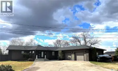 Spacious 1,928 sq. ft. family home located on Nipawin’s desirable north end, just minutes from the E...