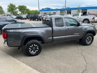 ONLY 83,000 KMS, THIS UNIT IS NICELY EQUIPPED WITH 3.5L V6 ENGINE, AUTO TRANS, HEATED SEATS, BLUETOO... (image 4)
