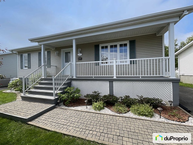 $590,000 - Bungalow for sale in Mascouche — photo 1