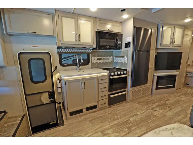 2022 Thor Motor Coach Hurricane 35M Classe A VR / RV 1.5 SDB + F in RVs & Motorhomes in Laval / North Shore - Image 8