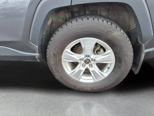 2021 Toyota RAV4 XLE CARFAX, AWD, CALL NOW, Sunroof in Cars & Trucks in Annapolis Valley - Image 9