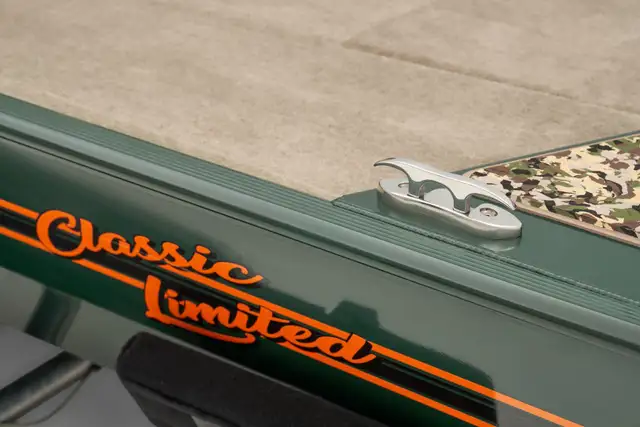 2026 TRACKER Bass Tracker Classic Limited Edition fishing boat in Powerboats & Motorboats in Calgary - Image 14