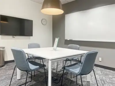 A fully serviced private office with 10 people, ready to use from day one. Work with focus and priva...