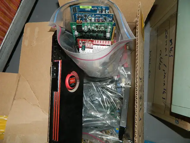 Vintage computer parts in Desktop Computers in Kingston - Image 9