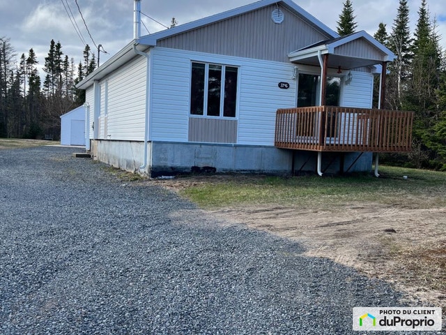 $330,000 - Bungalow for sale in Sept-Iles — photo 1