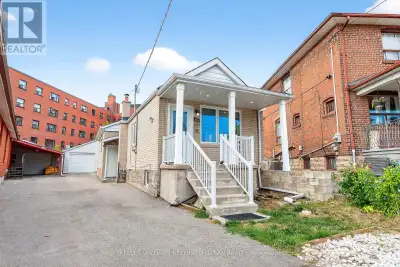 Private Basement Bachelor apartment available for lease! Perfect option for a single student or youn...
