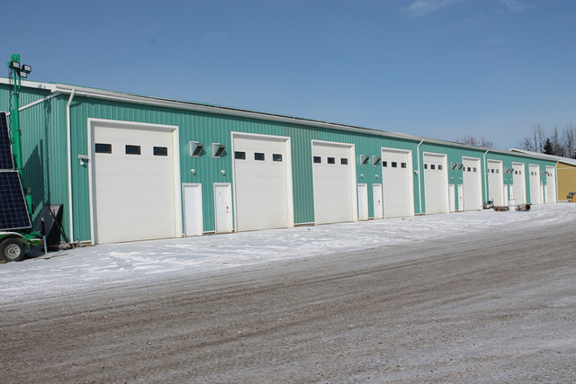 Commercial/Industrial Truck & Shop Bays for Rent in Drayton Vall in Commercial & Office Space for Rent in Edmonton - Image 3