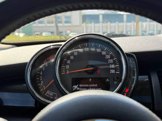 2018 MINI 5 Door Cooper S FWD in Cars & Trucks in Calgary - Image 11