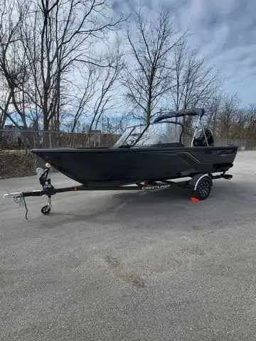 Located @ Xtreme Marine Kingsville 2025 Crestliner 1750 HAWK powered w Mercury 115exlpt Pro Xs Gun M...