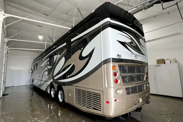 2014 American Coach Eagle 45T – Pre-Owned Class A Motorhome in RVs & Motorhomes in Red Deer - Image 6