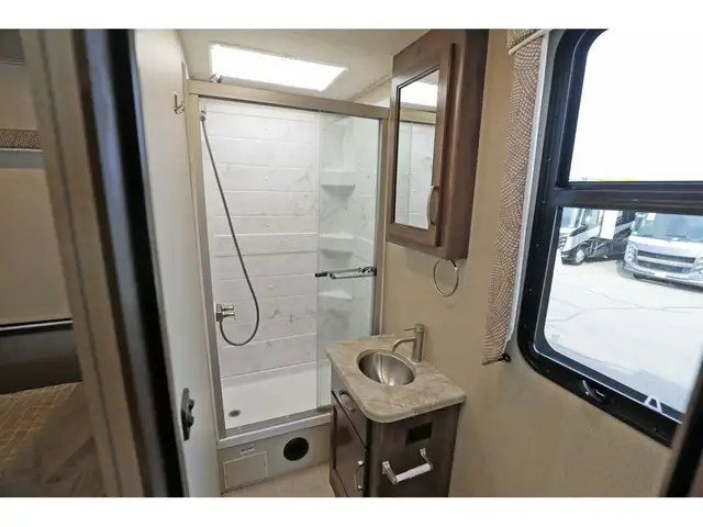 2020 Entegra Coach Vision 26X 2 extensions Classe A Vision in RVs & Motorhomes in Laval / North Shore - Image 16