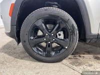 SPECIAL OFFER Only 219 kms! This Jeep Grand Cherokee L boasts a Regular Unleaded V-6 3.6 L/220 engin... (image 9)