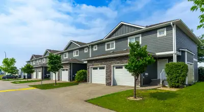 Broadstreet's Camille Townhomes offers 3 bedroom pet friendly townhomes for rent in the historic are...