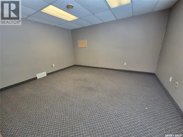 24 12th STREET NE Weyburn, Saskatchewan in Commercial & Office Space for Sale in Regina - Image 18