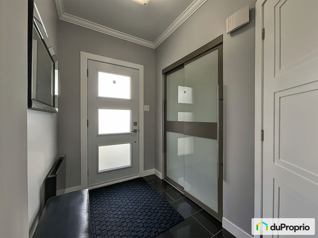 $789,000 - 2 Storey for sale in Otterburn Park — photo 2