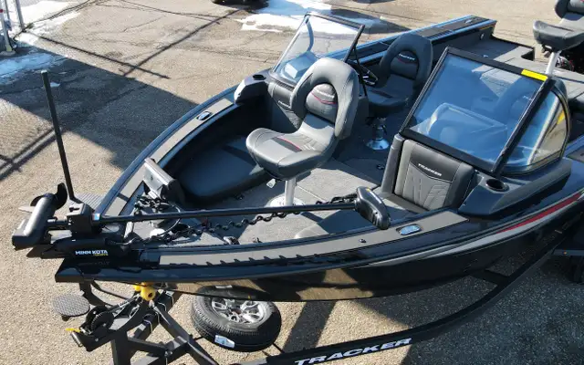 2025 TRACKER Targa V19 Combo TE Aluminum Fishing Boat in Powerboats & Motorboats in Vernon - Image 11