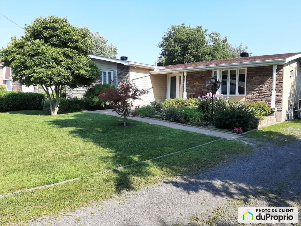 $755,000 - Bungalow for sale in Pointe-des-Cascades — photo 2