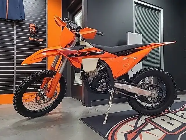 2025 KTM XC 250 F in Dirt Bikes & Motocross in Calgary - Image 10