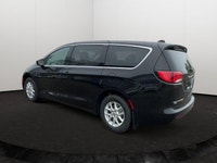 EXECUTIVE CROSSTOWN DEMO! Cloth Bucket Seats, Remote Start System, Heated Front Seats, Heated Steeri... (image 5)