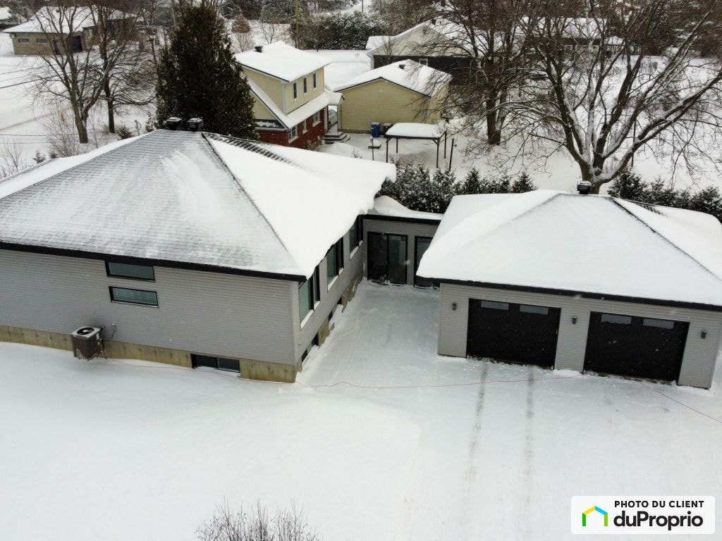$1,100,000 - Bungalow for sale in Carignan — photo 3