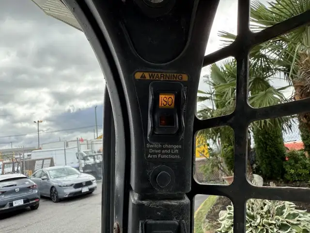 2017 Bobcat T740 Skid Loader in Heavy Trucks in Regina - Image 39