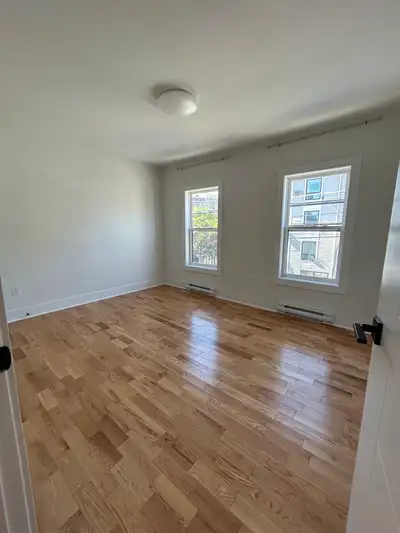 Bright Spacious 2 Bedrooms Apartments North End, View more