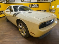 Unleash classic American muscle with this 2009 Dodge Challenger R/T, now available at Auto Avenue Ai... (image 6)