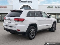 Clean Carfax | One Owner! Discover the 2022 Jeep Grand Cherokee WK Limited, striking Bright White, w... (image 5)