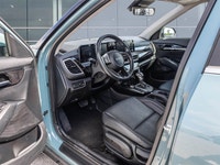 *Leather Seats, Remote Start, Heated Steering Wheel, Heated Seats, Apple CarPlay!* With an intellige... (image 6)