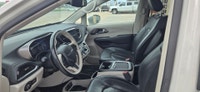ONE OWNER, NO ACCIDENTS, LOADED LOADED LIMITED MODEL. Engine: V6 Cylinder Engine 3.6L L/100Km City:... (image 7)