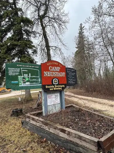 R26//Gimli Rm/LAKEFRONT OPPORTUNITY! 3.72 ACRES OF NATURAL BEAUTY. 336 FEET OF UNOBSTRUCTED SHORELIN...