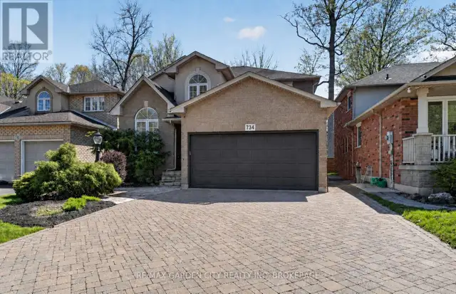 734 BRIGADOON DRIVE Hamilton (Gourley), Ontario