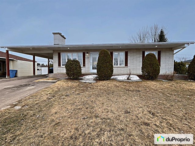 284 900$ - Bungalow à vendre à St-Félicien dans Maisons à vendre  à Lac-Saint-Jean - Image 2