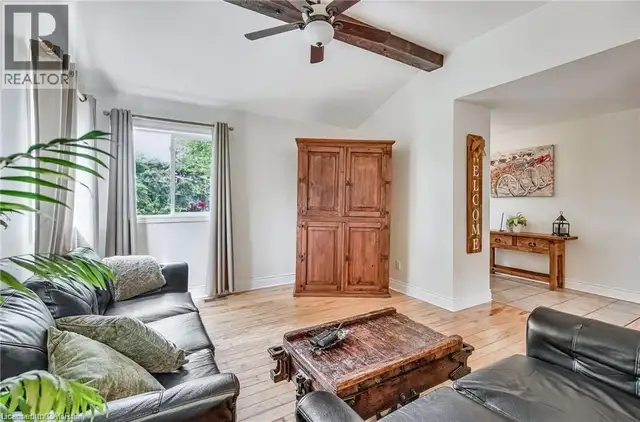 8 BEACH Road Lowbanks, Ontario in Houses for Sale in St. Catharines - Image 10