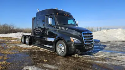 2026 Freightliner Cascadia – Mid Roof · Detroit DD16 560HP with 1850 FT/LB · Detroit DT-12 automated...